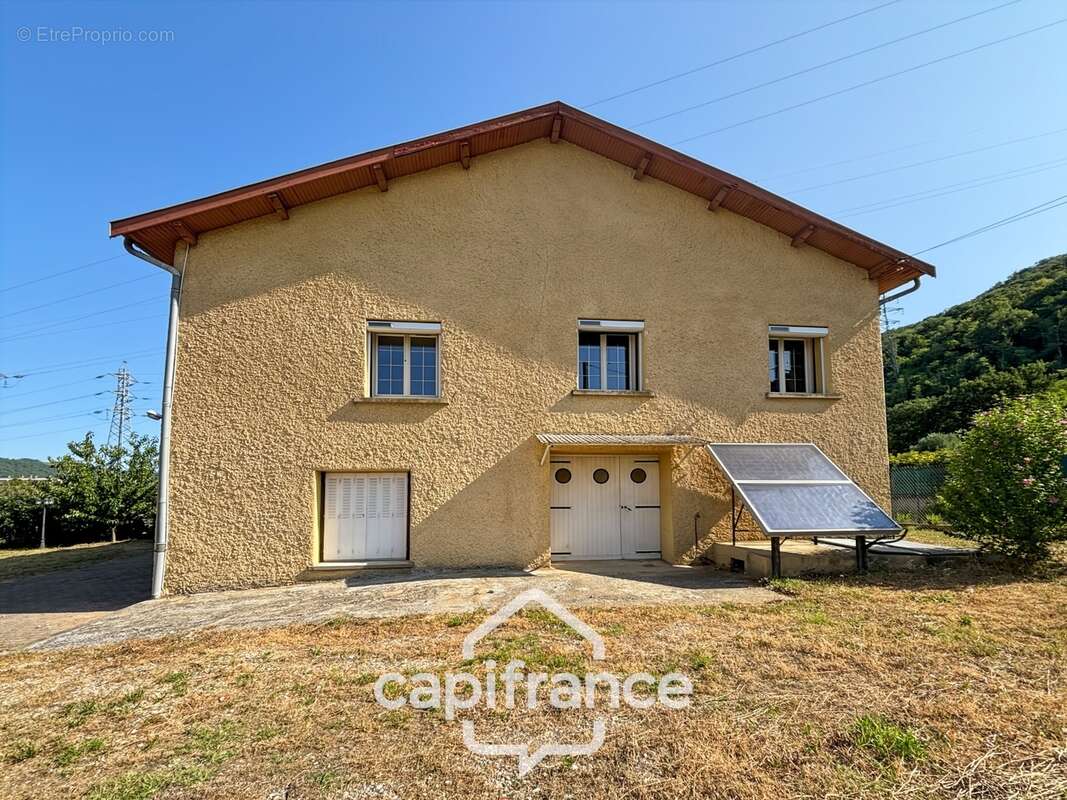 SAINT-VALLIER – Maison familiale de caractère de 202 m² sur un magnifique terrain de 1 878 m² - photo 5