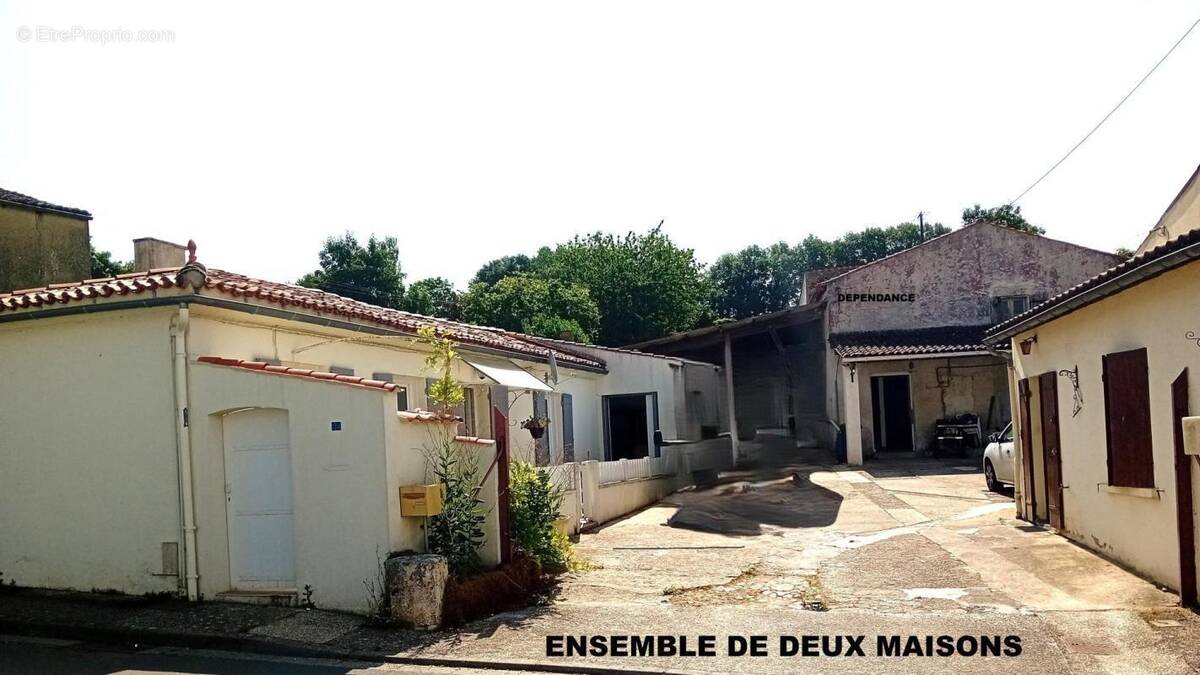 Maison à LA CHAPELLE-DES-POTS