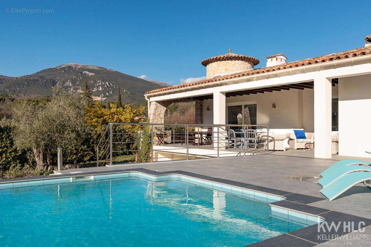 Maison à ROQUEFORT-LES-PINS