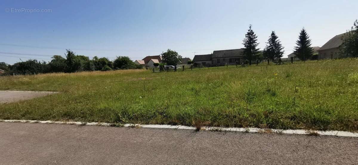À vendre   Terrain constructible ( à bâtir) à Bouranton   87 - photo 2