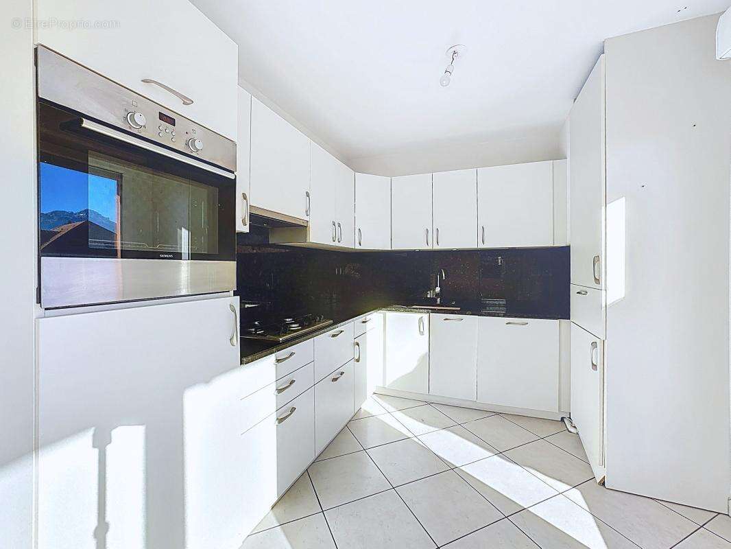 Appartement à LA ROCHE-SUR-FORON