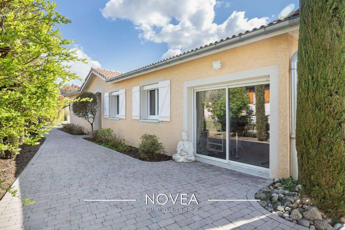 Maison à VILLIEU-LOYES-MOLLON