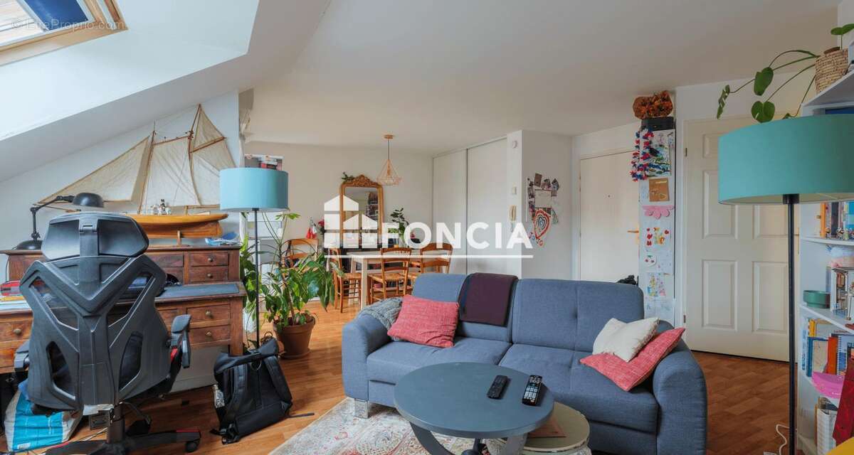 Appartement à EMERAINVILLE