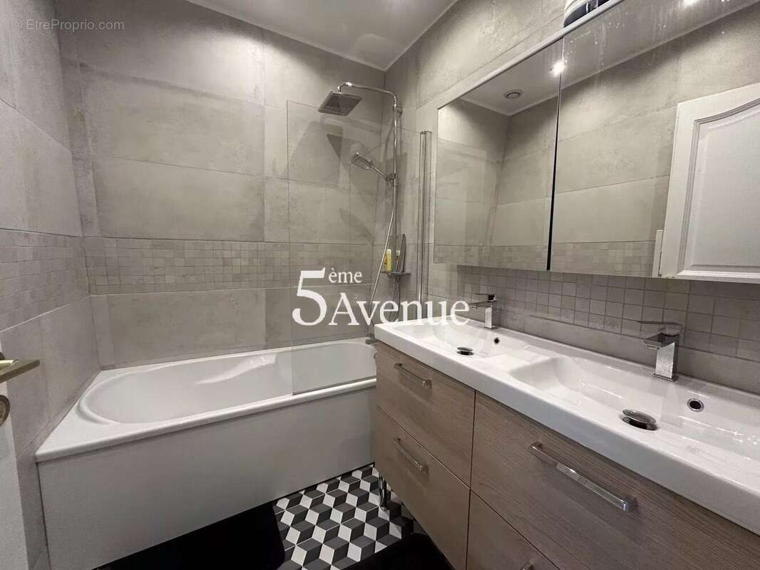 Maison à SAINT-MAUR-DES-FOSSES