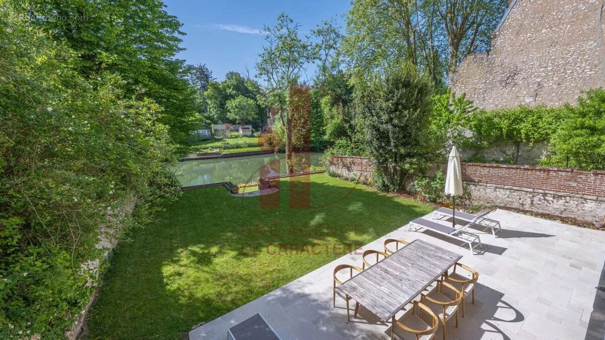 Maison à FONTAINEBLEAU