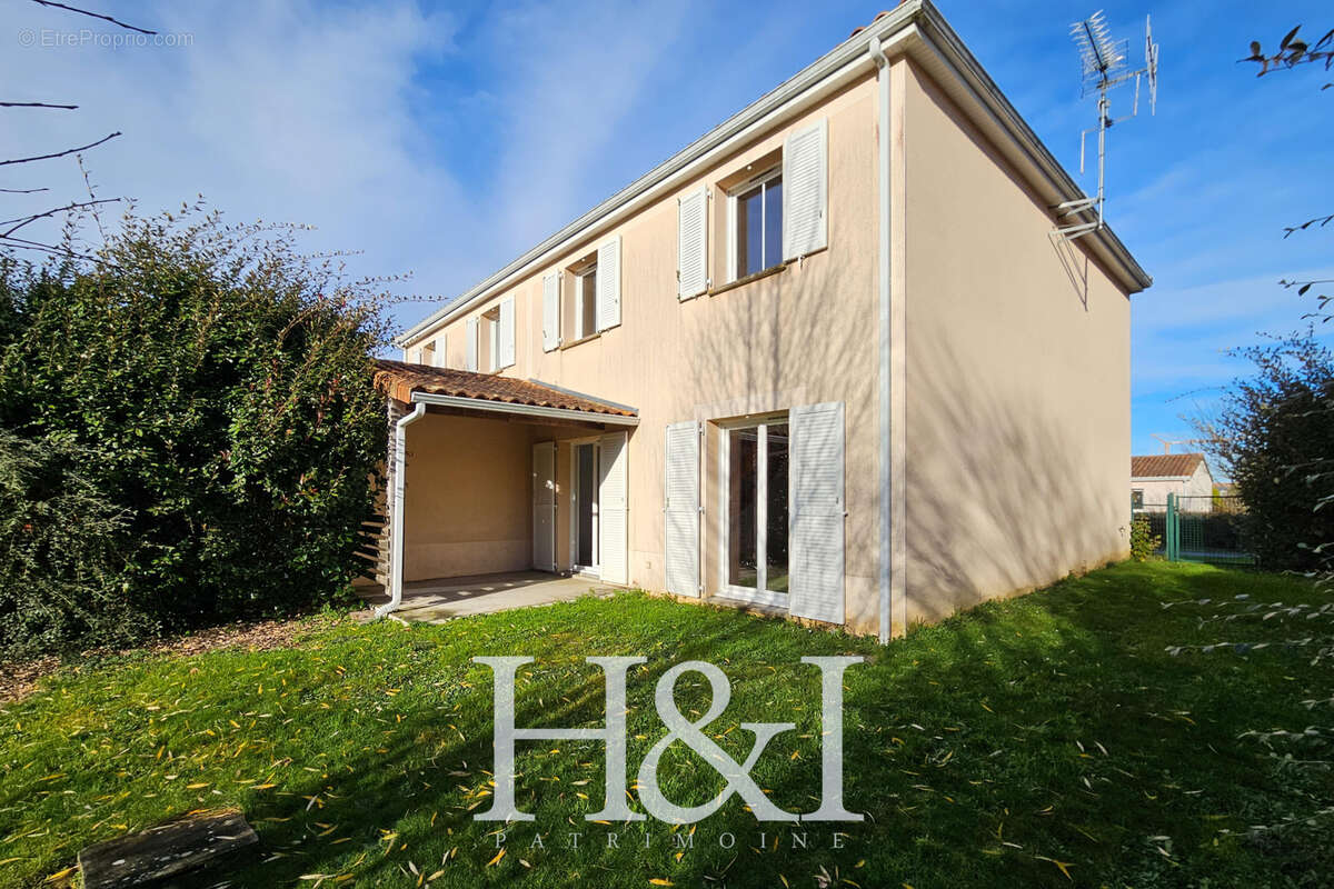 Maison à FONTAINE-LE-COMTE