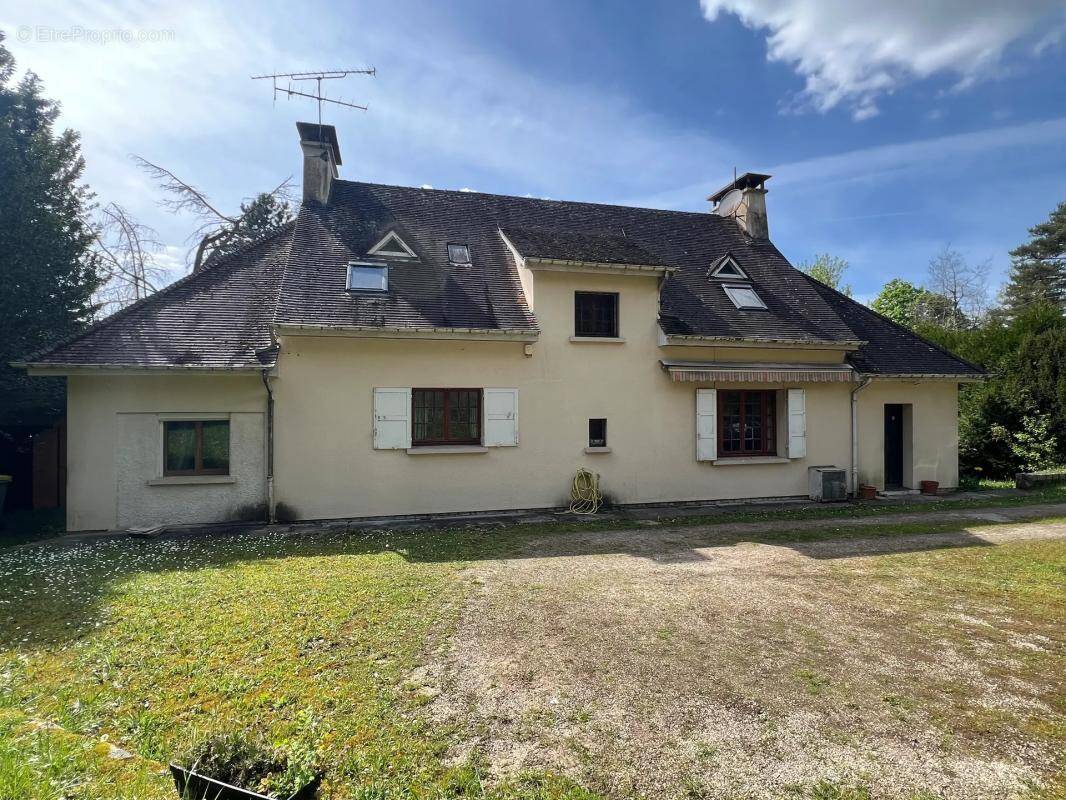 Maison à POLIGNY