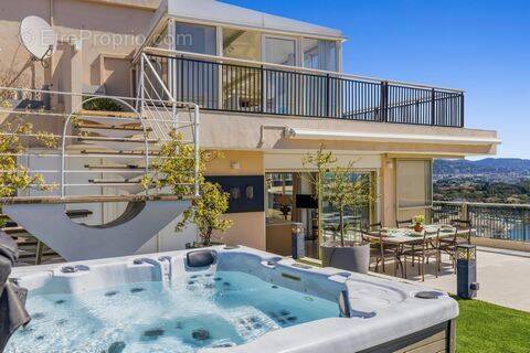 Appartement à MANDELIEU-LA-NAPOULE