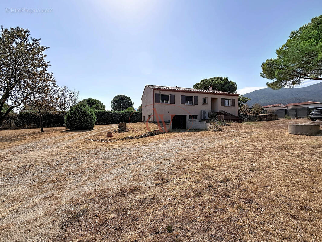 Maison à VILLELONGUE-DELS-MONTS