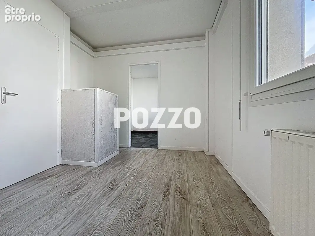 A vendre. saint-lô. beaux volumes avec vie de plain-pied. jardin de 600m² env. - photo 8