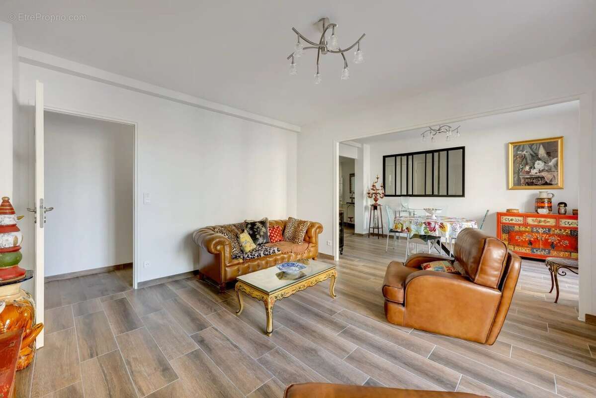 Appartement à PARIS-15E