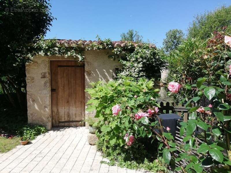 Mallievre, bord de sevre, cadre bucolique & authentique, demeure composee de 2 maisons jumelees avec jardin, garage, cave, 28700 - photo 21