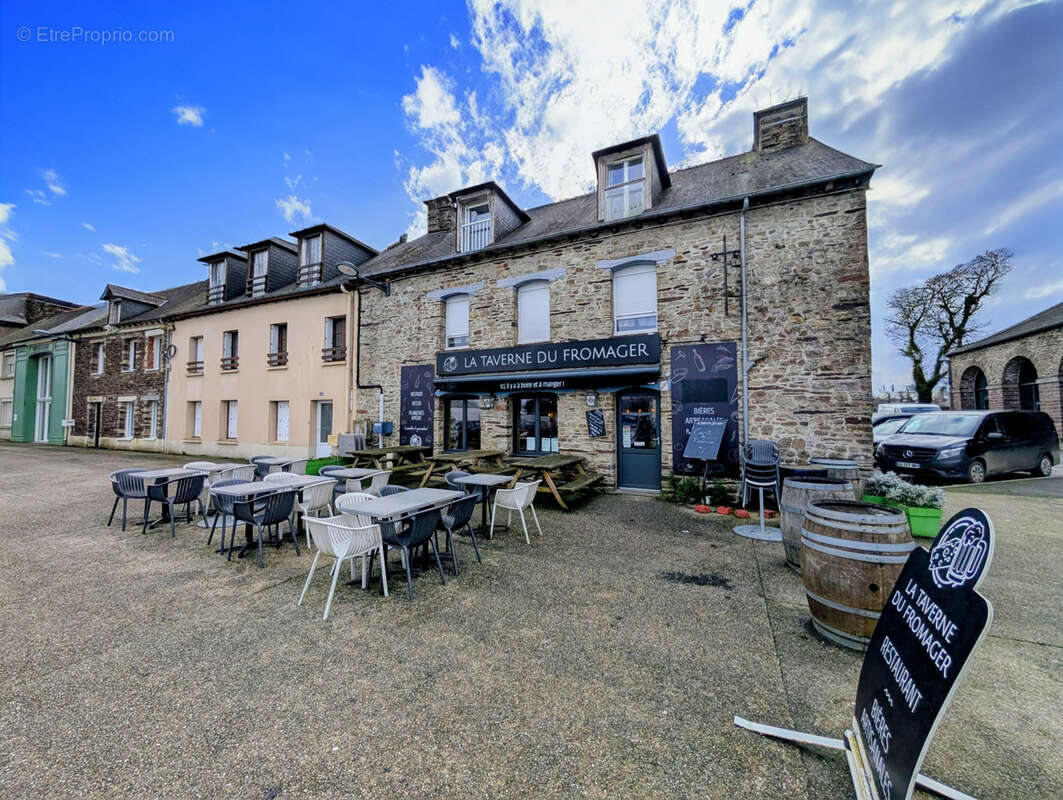 Commerce à PLELAN-LE-GRAND