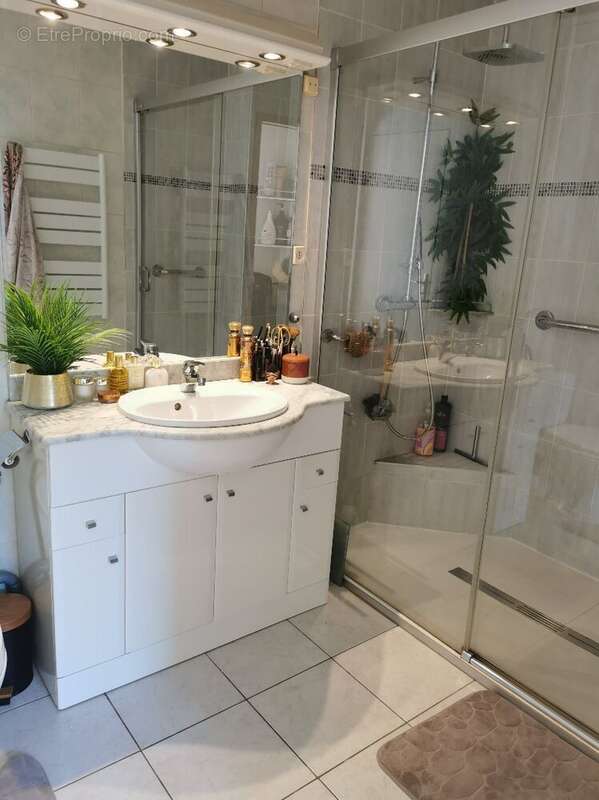 Maison à NISSAN-LEZ-ENSERUNE