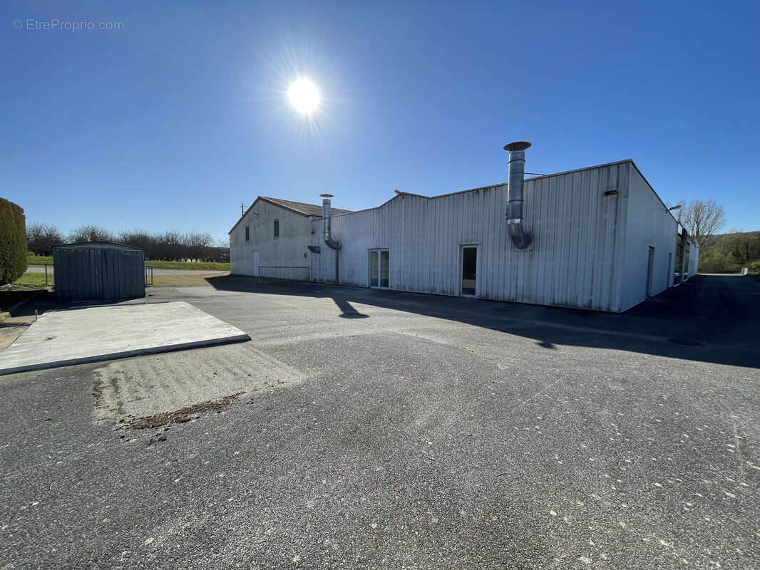 Commerce à HAUTERIVES