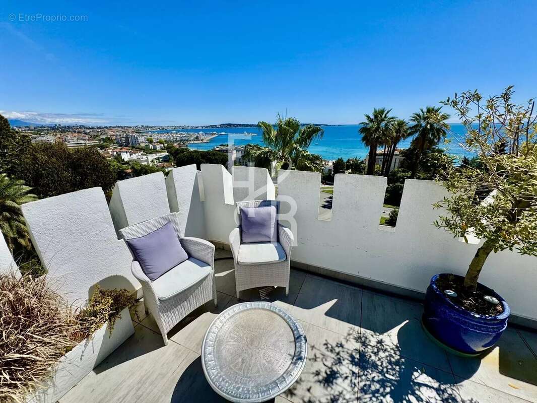Appartement à VALLAURIS