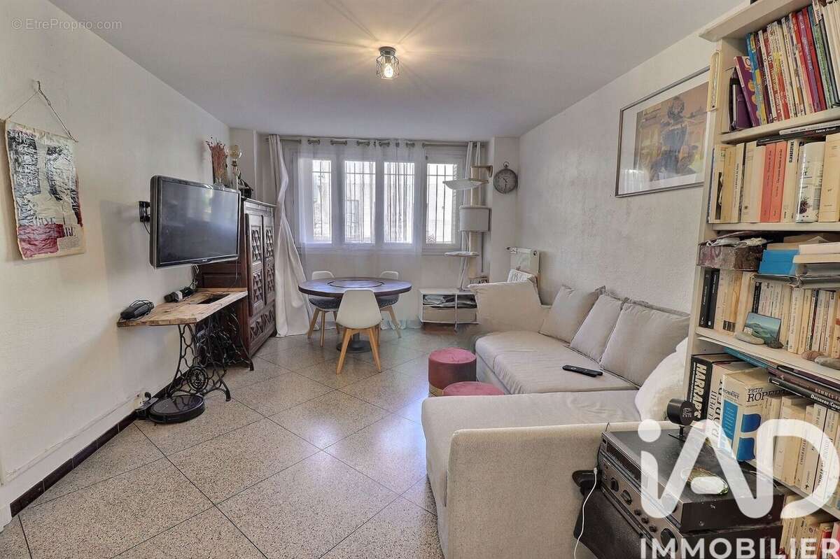 Photo 2 - Appartement à MARSEILLE-5E