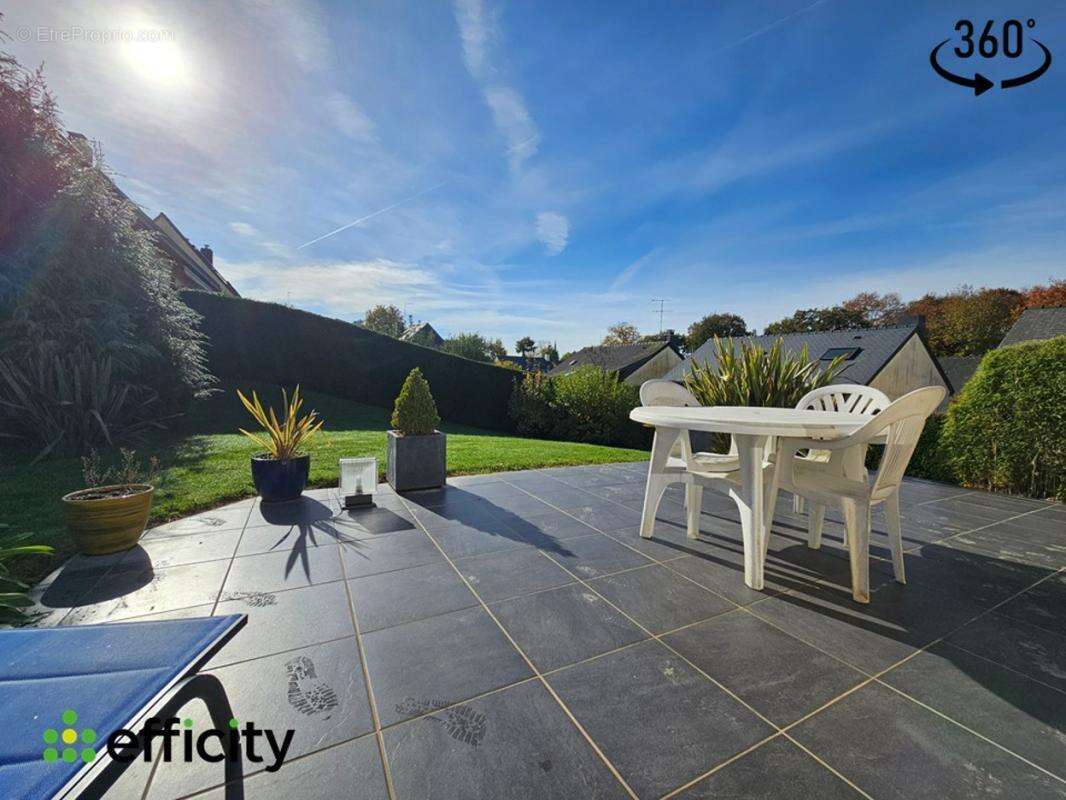 Maison à LA CHAPELLE-DES-FOUGERETZ