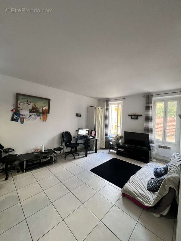 Appartement à MARSEILLE-5E