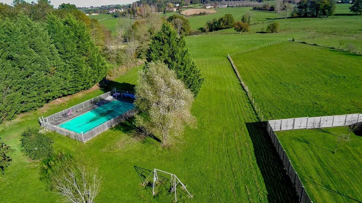 Deux maisons périgourdines en pierre avec dépendances, piscine et terrain. - photo 3