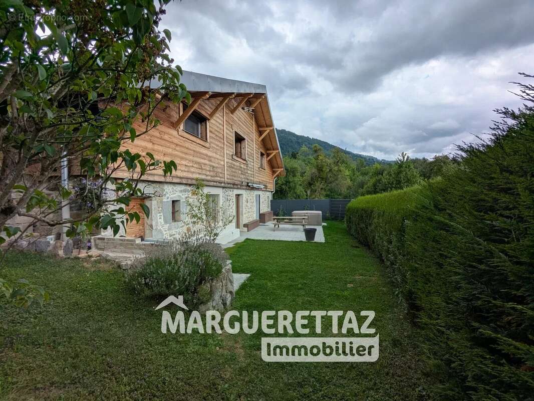 Maison à ONNION