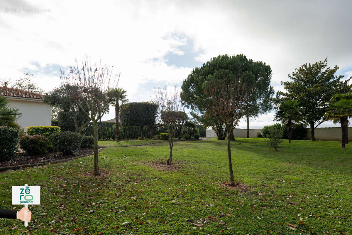 Maison à LES MAGNILS-REIGNIERS