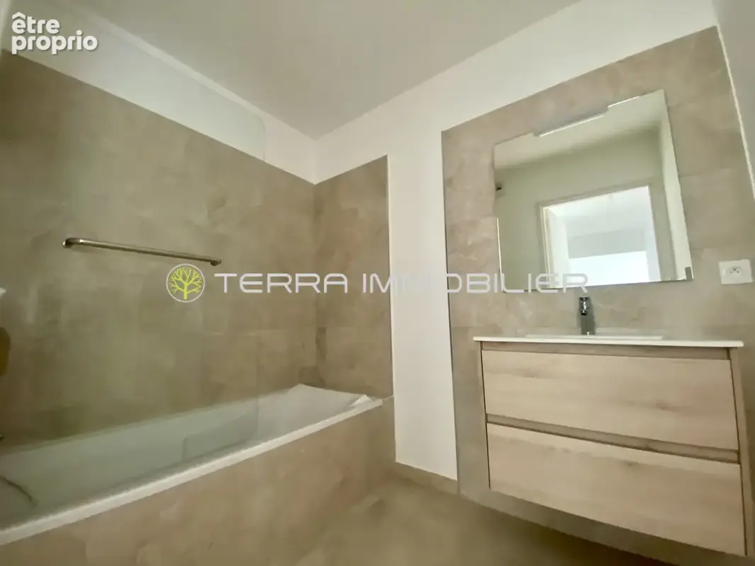 T3 lumineux de 73m2 avec terrasse - photo 6