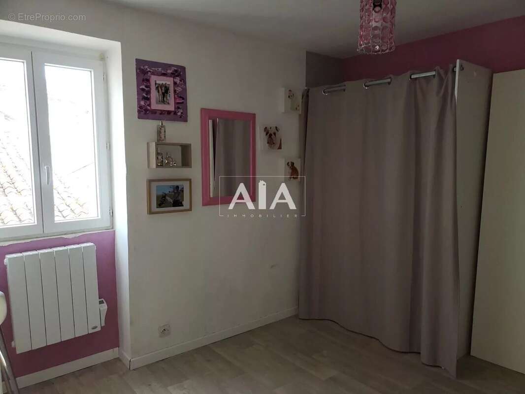 Maison à CHAMPAGNE-MOUTON