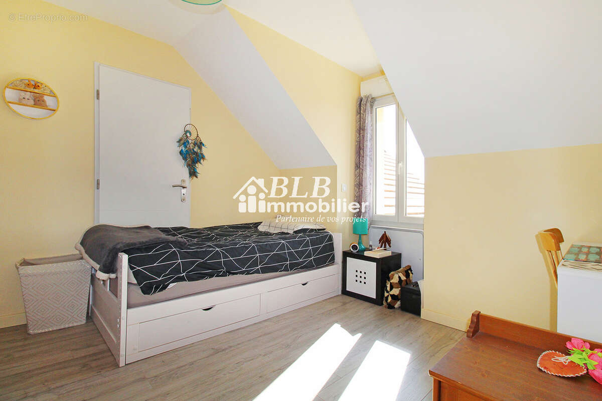 Maison à LE PERRAY-EN-YVELINES