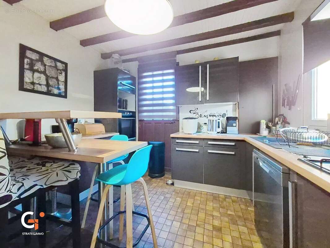 Maison à SAINT-OUEN-DE-THOUBERVILLE