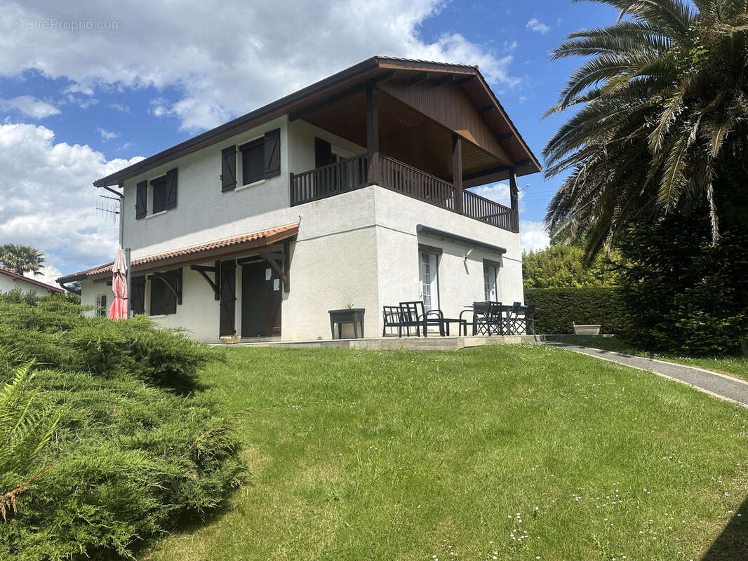Maison à URT