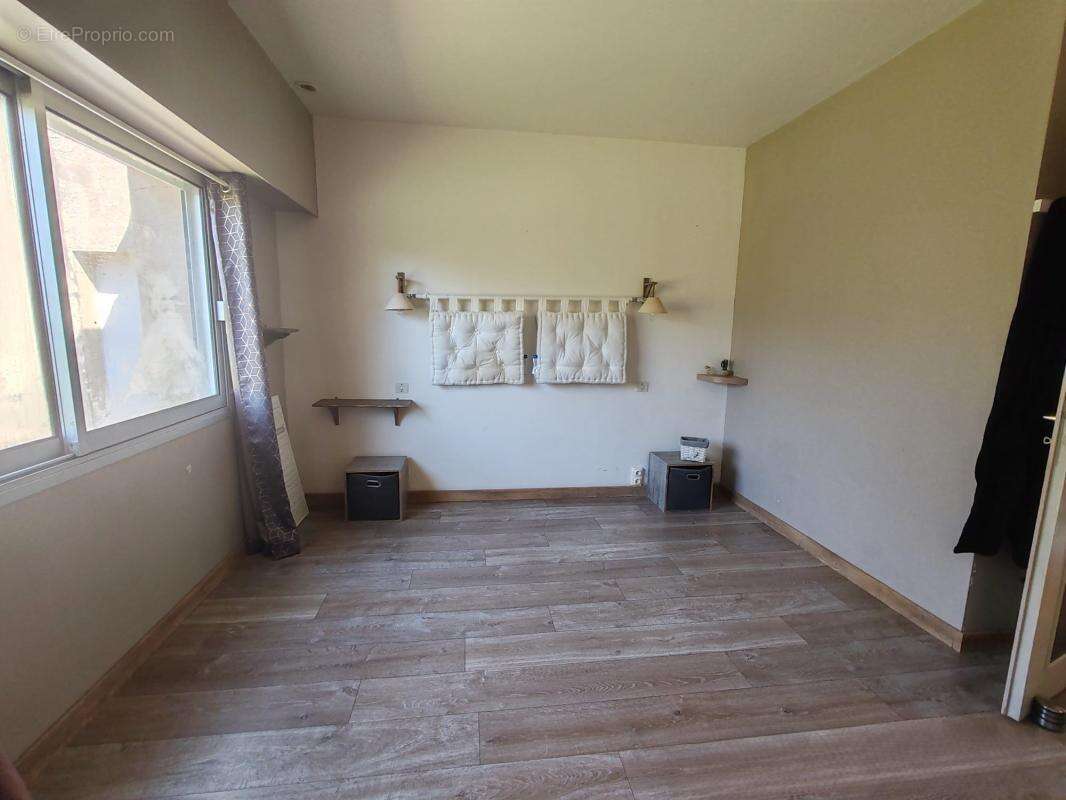 maison d'architecte de 140 m2 avec 4 chambres et terrain de - photo 4