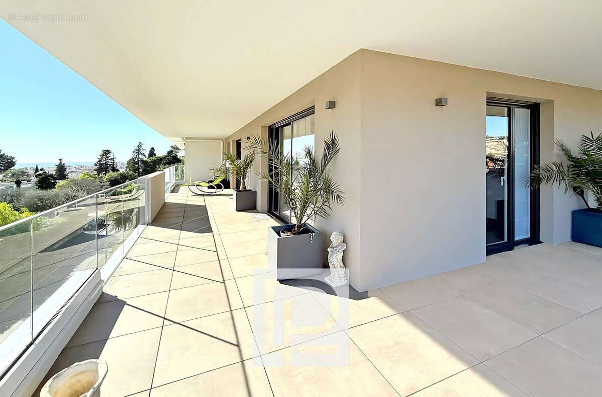 Appartement à LE CANNET