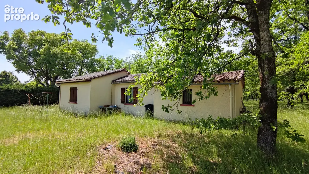 Maison contemporaine des années 80, avec un terrain clôturé de 3214 m2 - photo 5