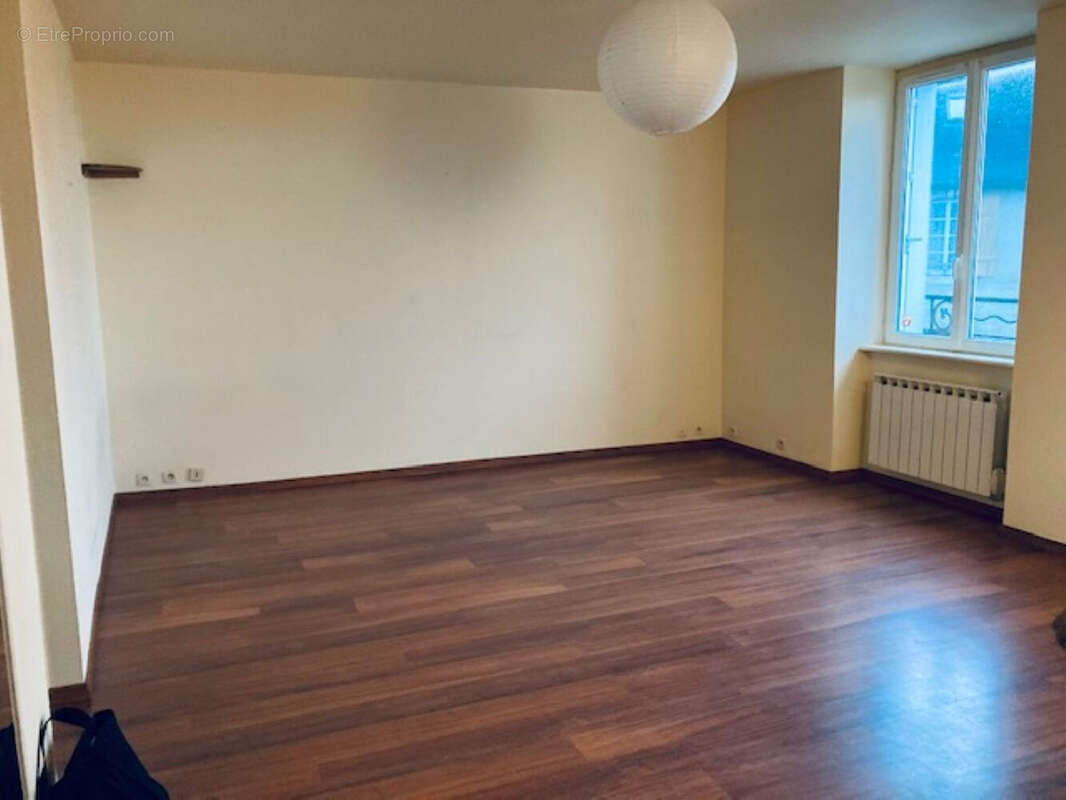 Appartement à COMMANA