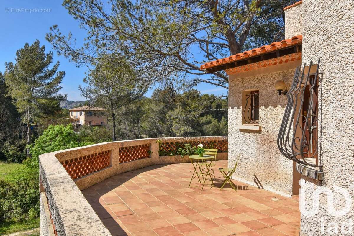 Photo 3 - Maison à ROQUEVAIRE