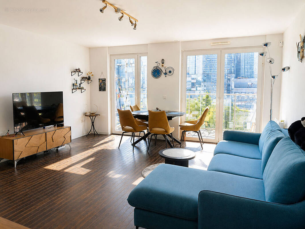 Appartement à COURBEVOIE
