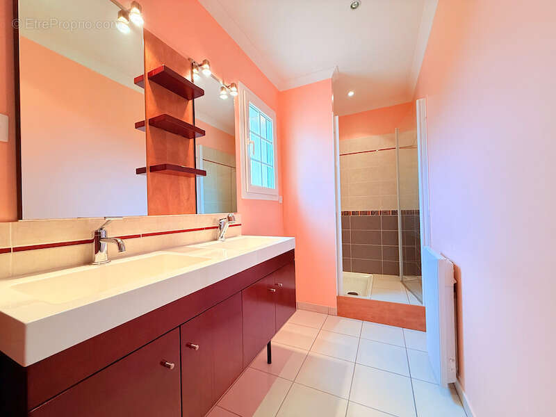 Maison à SAINTE-DODE