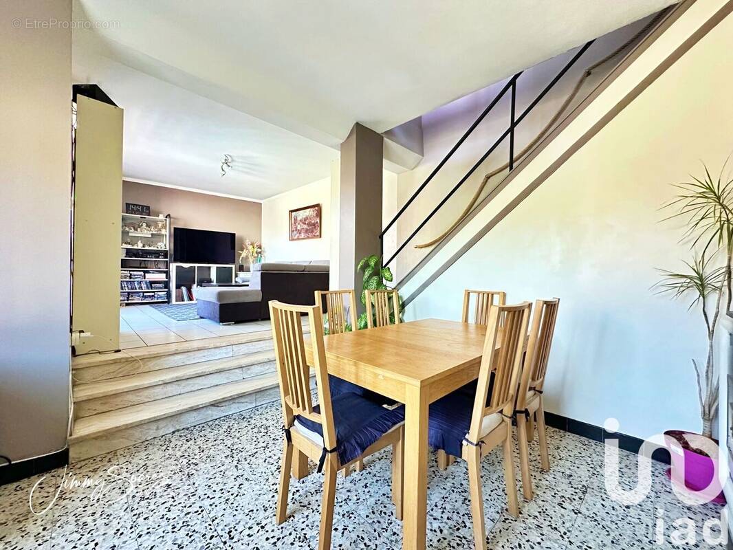 Photo 1 - Maison à LA QUEUE-EN-BRIE