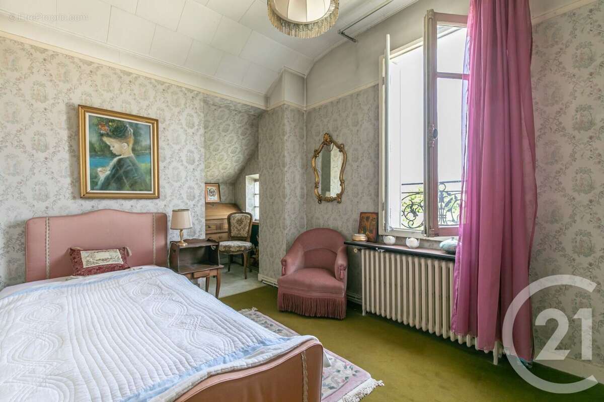 Maison à SAINT-MAUR-DES-FOSSES