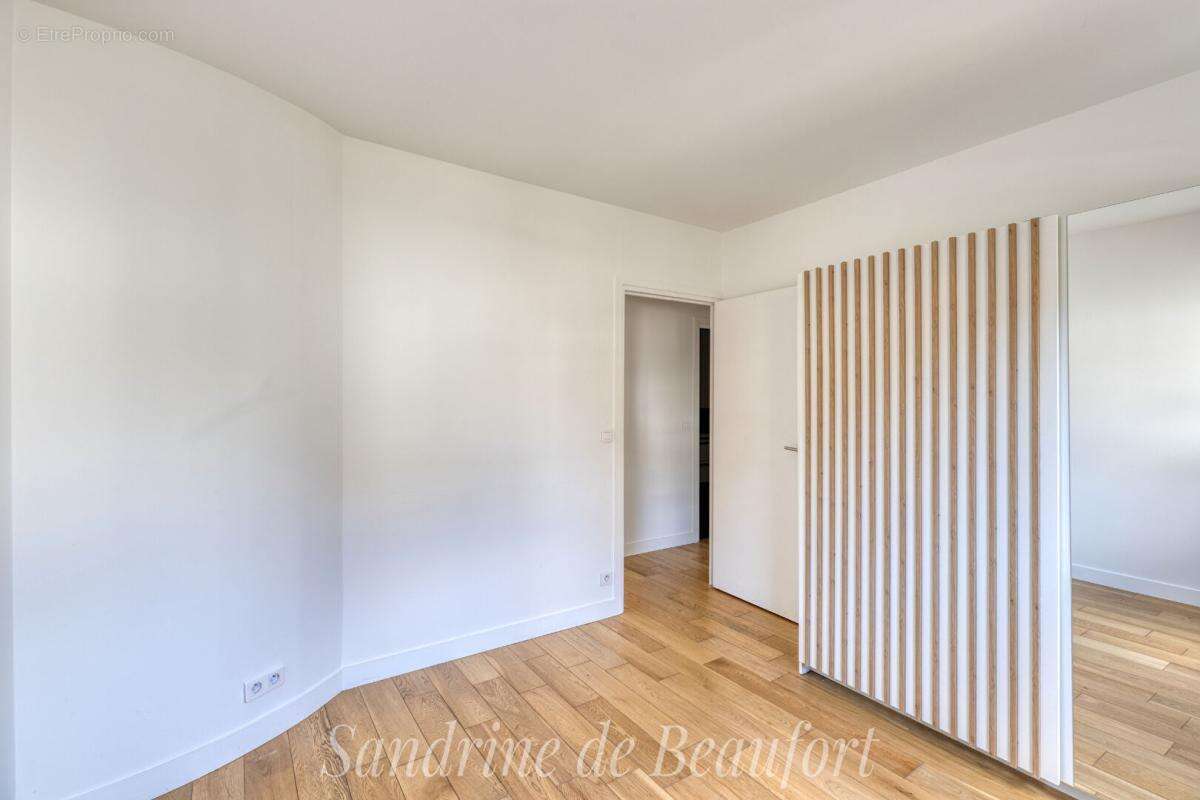 Appartement à COURBEVOIE