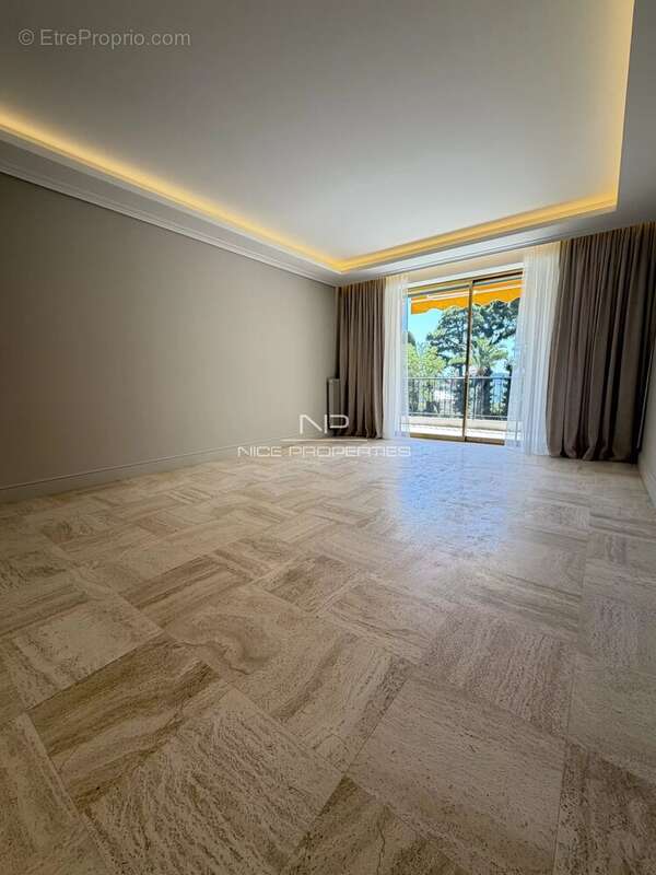 CAP D'AIL : Appartement 3 pièces avec terrasses, à rénover, dans résidence avec piscine et gardien - photo 6
