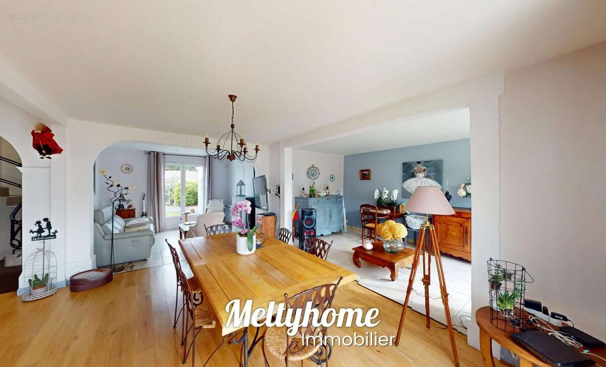 Maison à COURSEULLES-SUR-MER