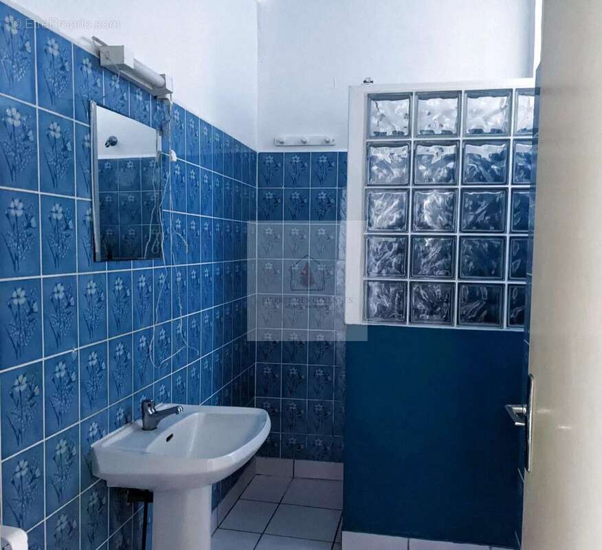 Appartement à LE COLLET-DE-DEZE
