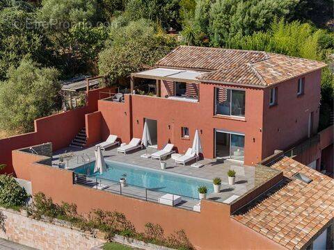 Maison à LES ADRETS-DE-L'ESTEREL