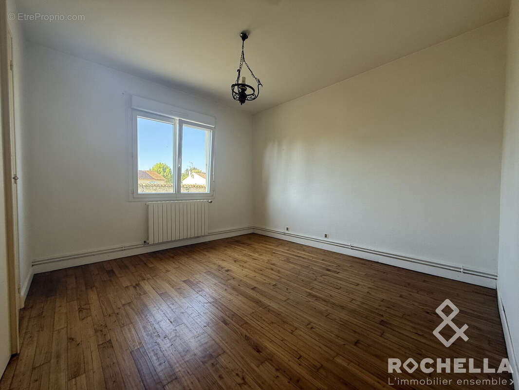 Maison 92 m² à Saint-Julien-De-L'escap  - photo 8