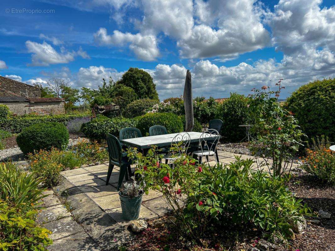 Maison de Village avec Vue Imprenable, Jardin et Cour - photo 3