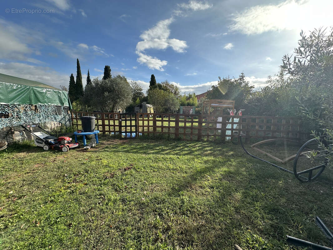 Maison à SOLLIES-VILLE