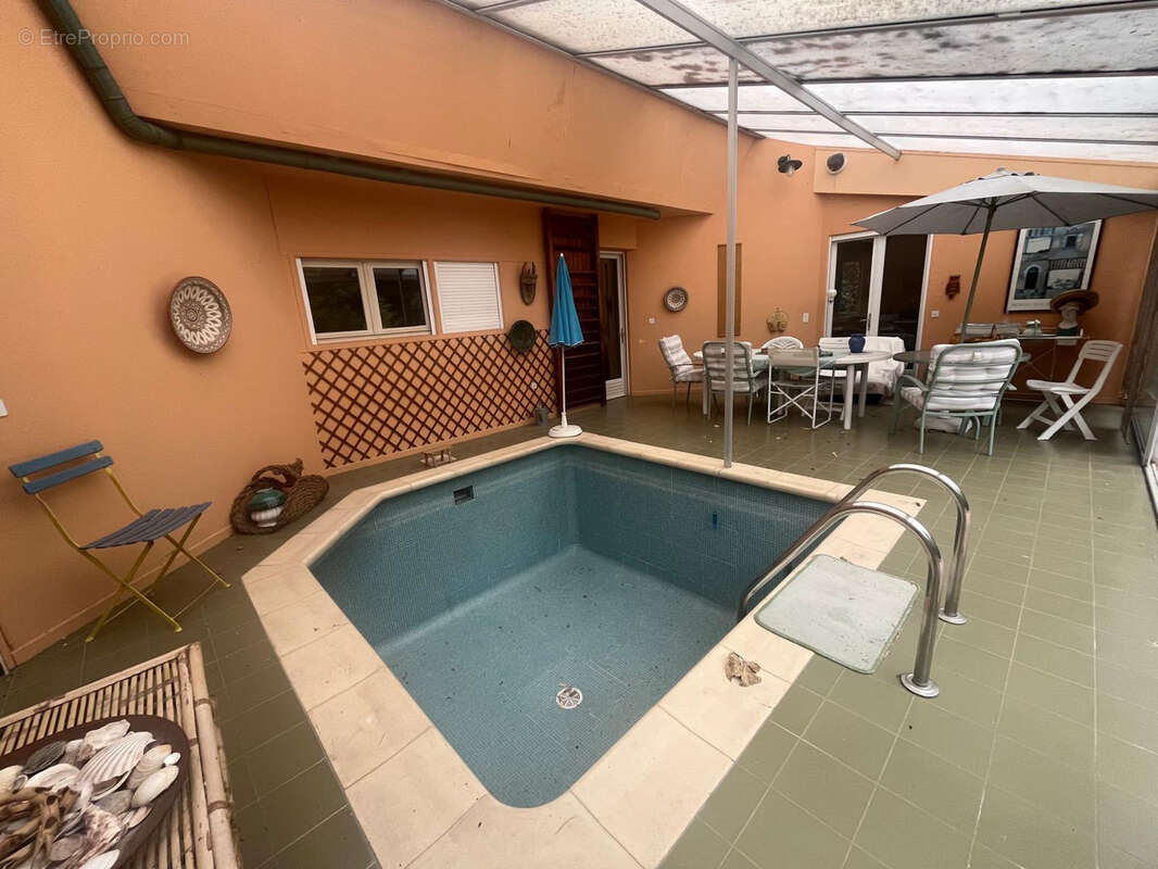 LIMOUX - Villa de 150m2 habitables avec piscine - Terrain en zone artisanale de 6 029m2 - photo 7