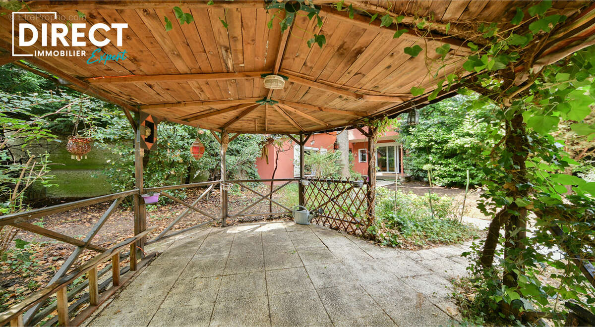 Maison à SAINT-MAUR-DES-FOSSES